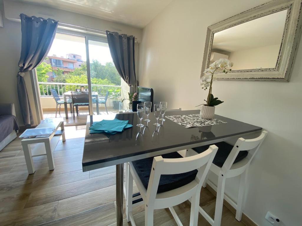 Proche Centre Sanary Studio Climatise 4 Personnes Luaran gambar